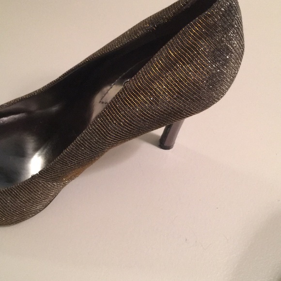 Guess Sparkly Shoes Gold/Silver - Picture 7 of 7